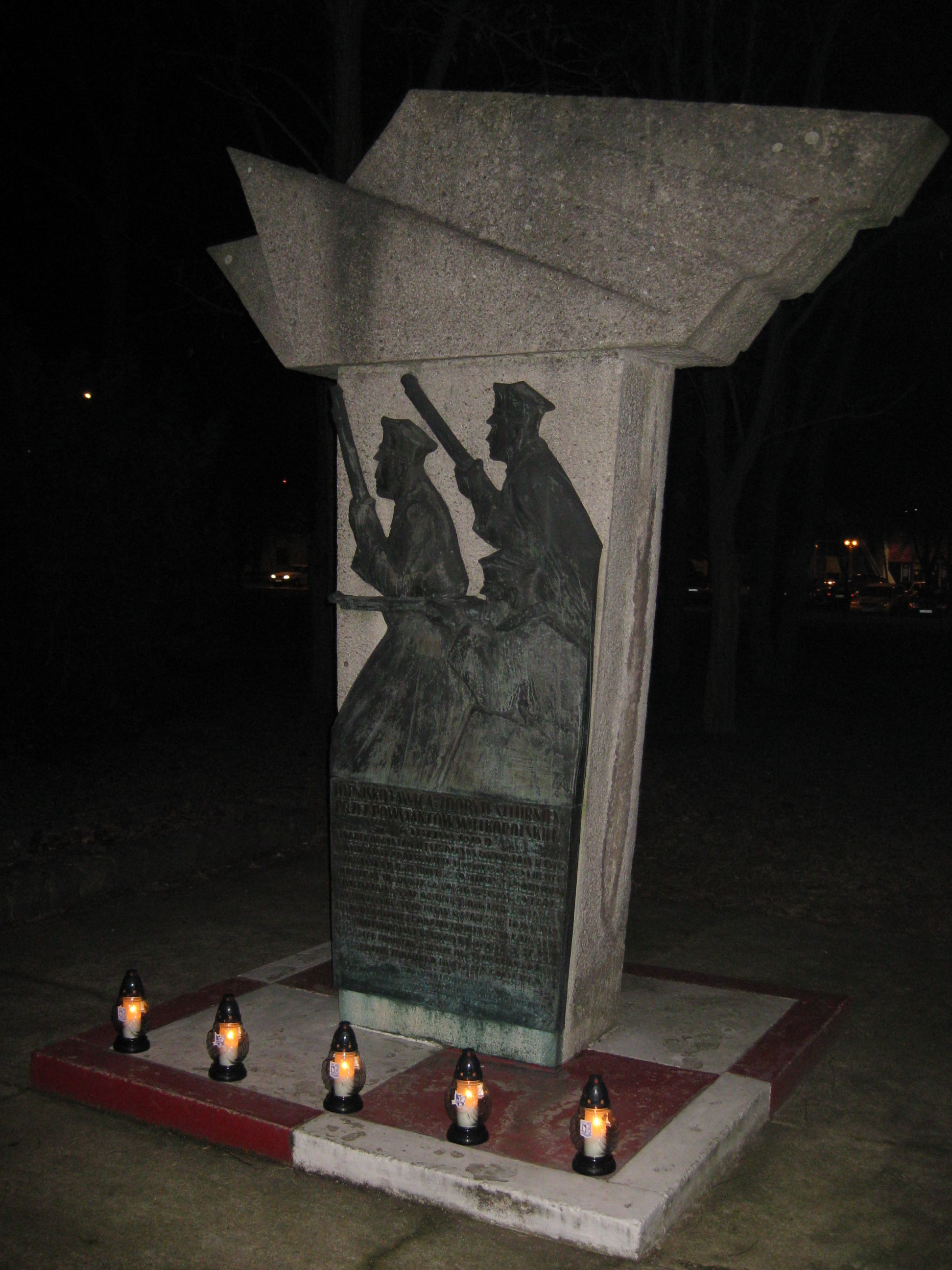 Pomnik Zdobywców Lotniska Ławica